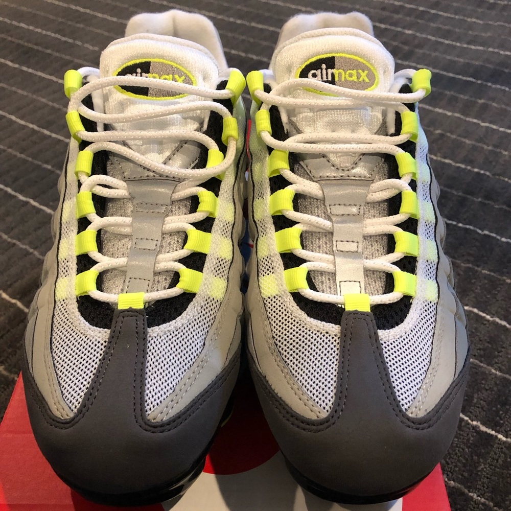 Men’s Nike Air Vapormax 95 - Picture 2 of 7